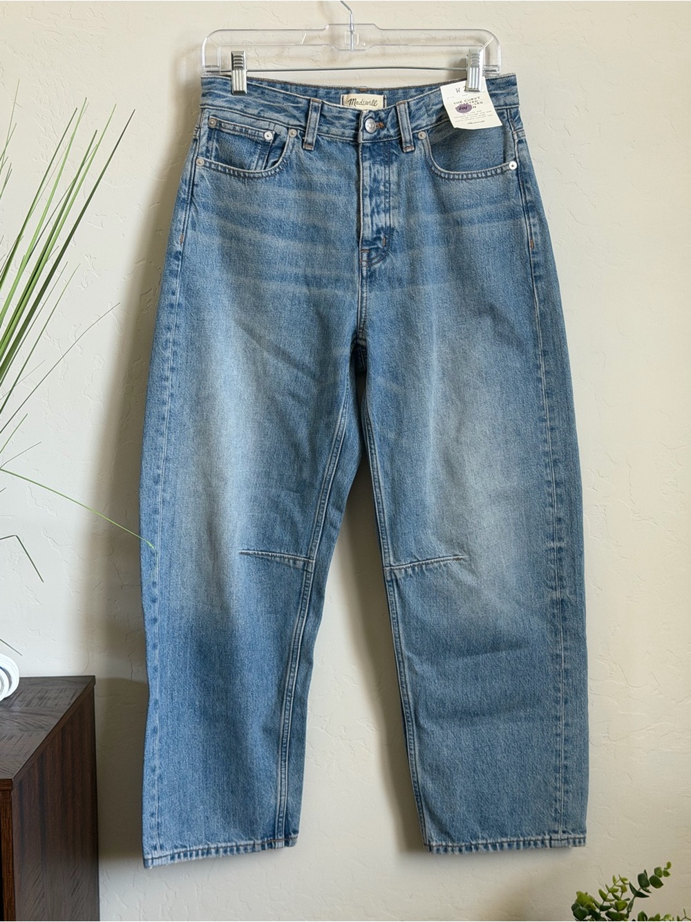 NWT Madewell Curvy Darted Barrel Leg Jeans 26 Light Wash 100% Cotton NV043